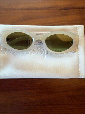 Le specs lespecs Mermaiden sunglasses oatmeal nwt